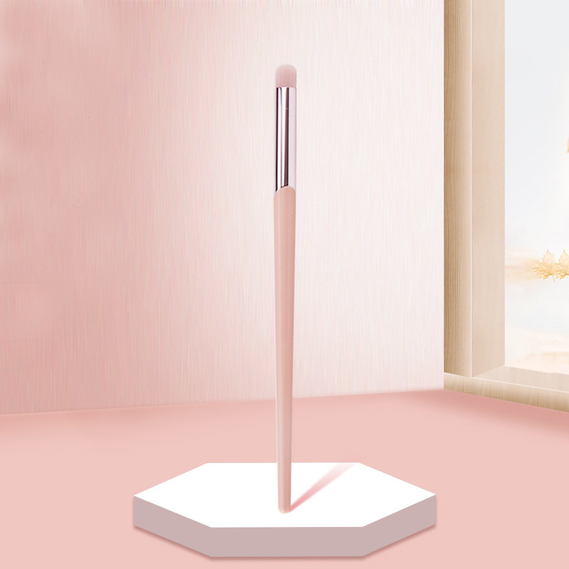 Cọ Nhấn Đuôi Và Hốc Mắt Fenty F205